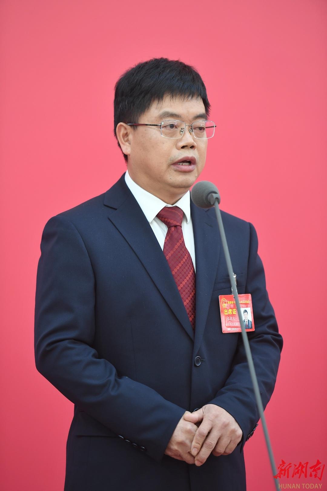 经理(1).jpg
